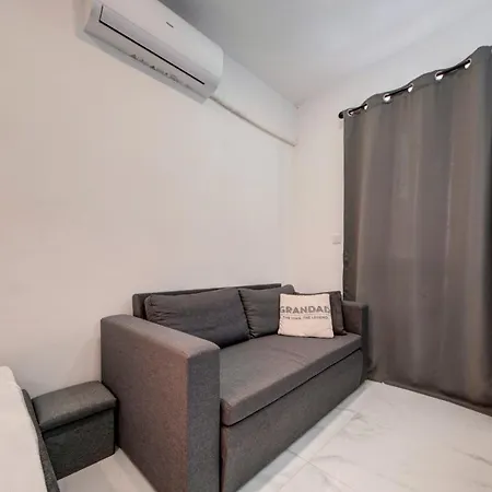 3br - Walk To Sliema Promenade *