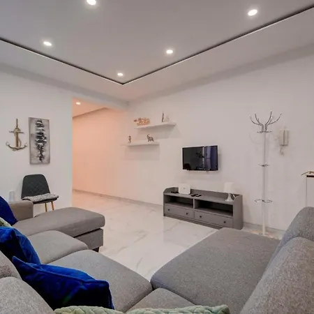 3br - Walk To Sliema Promenade *