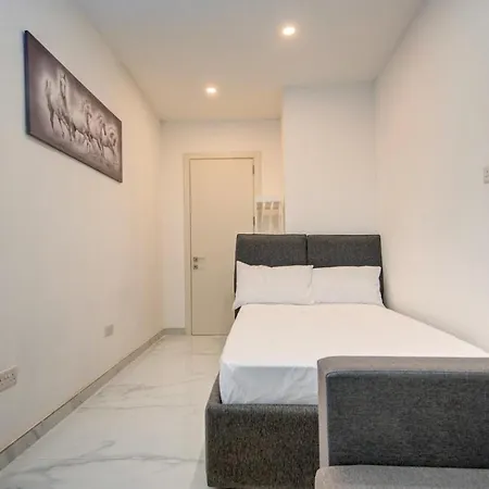 3br - Walk To Sliema Promenade Διαμέρισμα