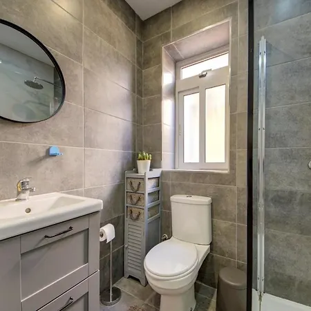 3br - Walk To Sliema Promenade *