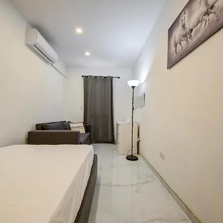 3br - Walk To Sliema Promenade *