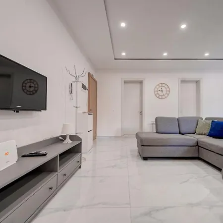 3br - Walk To Sliema Promenade * Gzira