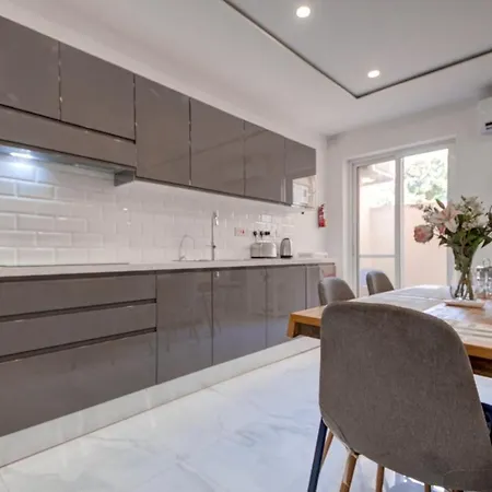 Apartmán 3br - Walk To Sliema Promenade *