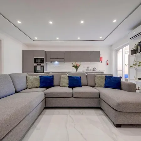 Διαμέρισμα 3br - Walk To Sliema Promenade *