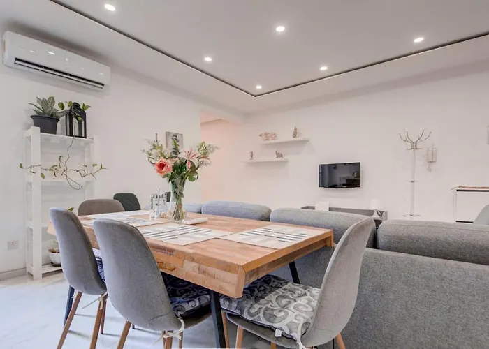 3br - Walk To Sliema Promenade *