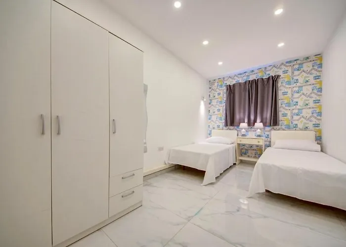 3br - Walk To Sliema Promenade 아파트 *