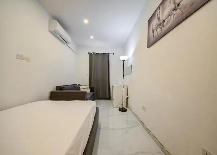 3br - Walk To Sliema Promenade *