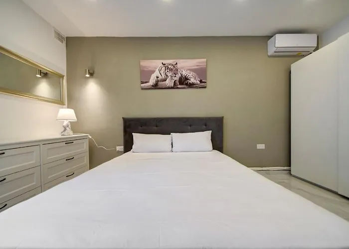 3br - Walk To Sliema Promenade