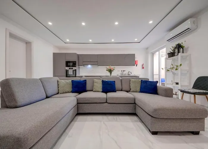 Апартаменты 3br - Walk To Sliema Promenade *